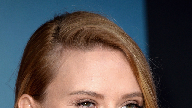Illustration for article titled Let This List Be A Sanctuary For Poorly Cropped Photos Of Scarlett Johansson